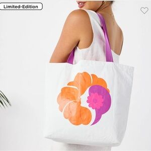Aloha Collection x Hawaiian Airlines REVERSIBLE TOTE
Vintage Pualani